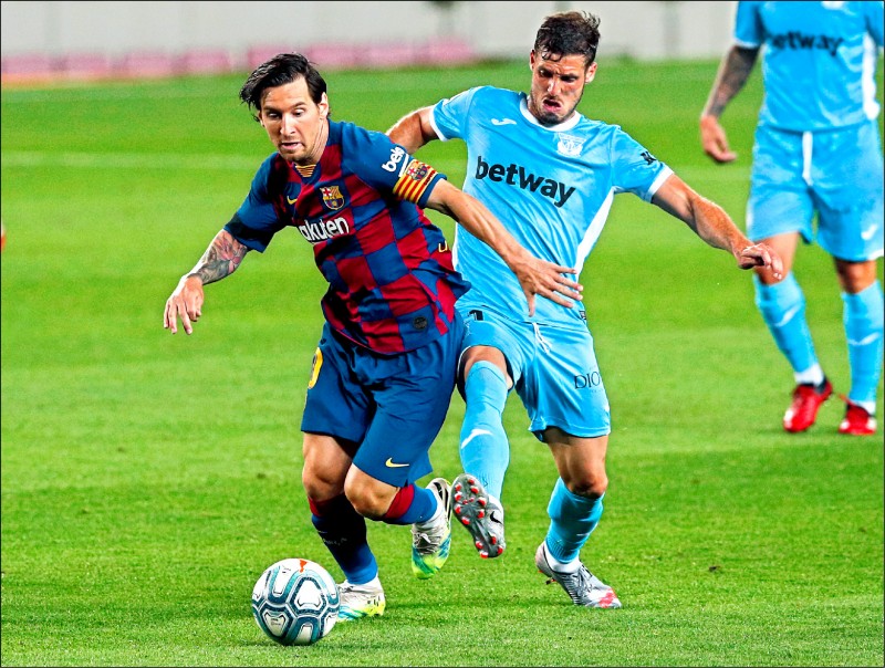 泰伦·卢：我也不知道第三节为啥崩了，这真的伤害了我们