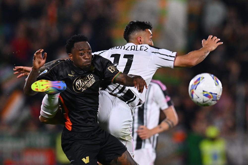 足球世界杯预选赛爆大冷，排名前五的强队遭淘汰